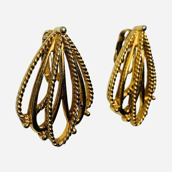 Layered Gold-Tone Clip-On Earrings 1.5" Gold Tone Gilded Mesh - Picture 4 of 7